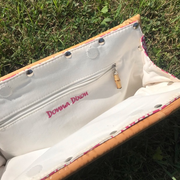 NWT clutch🌺 - Picture 4 of 4